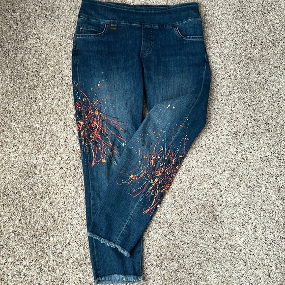 Pull up jeans. Front and back pockets. Design on both legs. Nice raw hem. - Picture 2 of 6